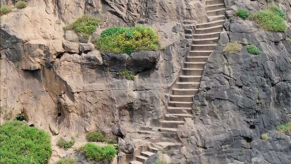 कलावंतीण दुर्ग